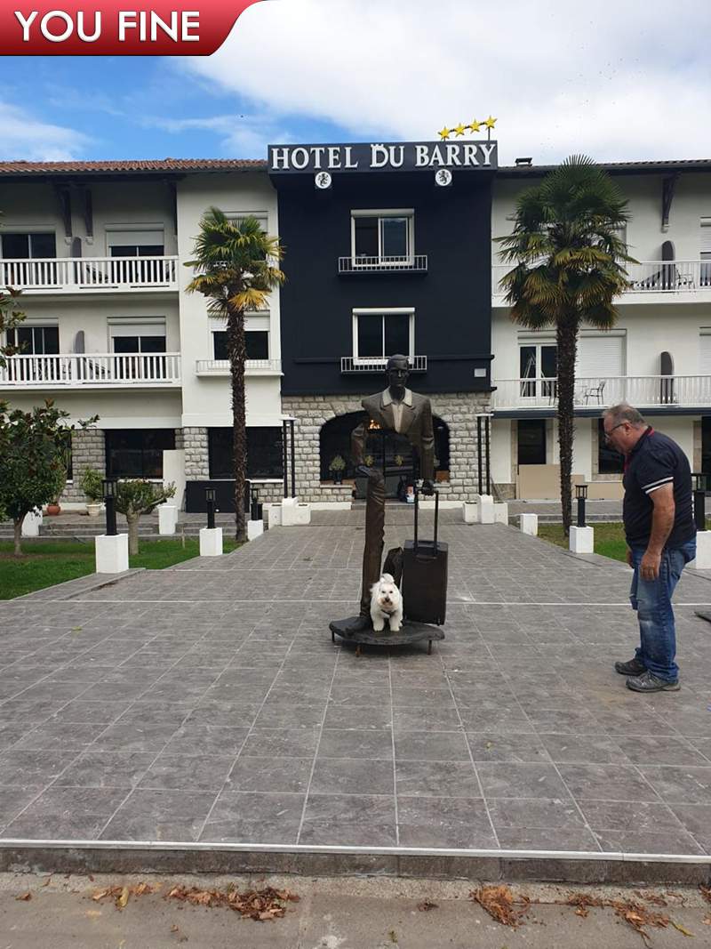 We Received the Feedback of Bronze Bruno Catalano Traveler Sculpture