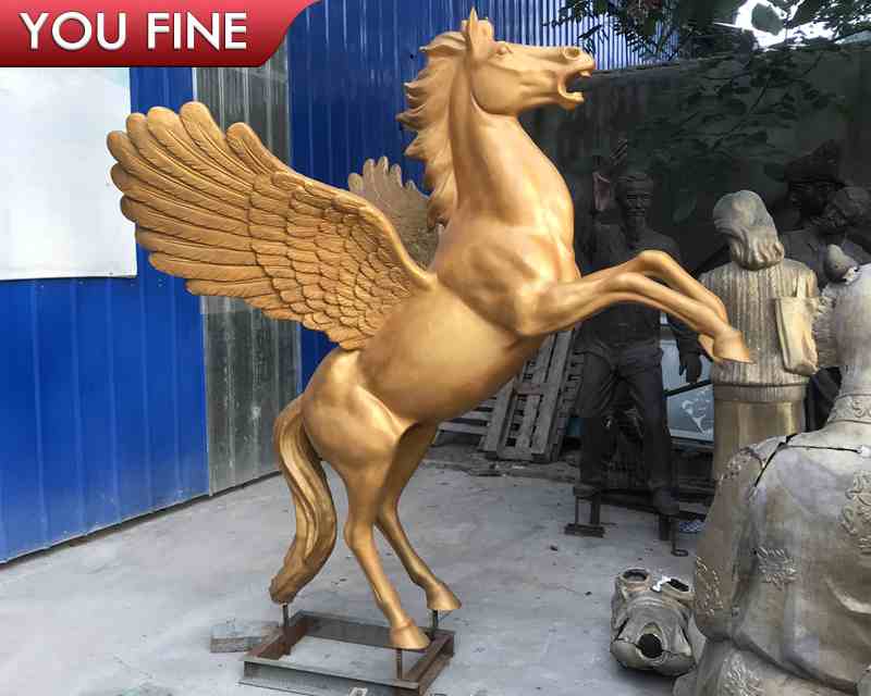 Our Hot Sale Golden Bronze Pegasus Horse Statue in Stock