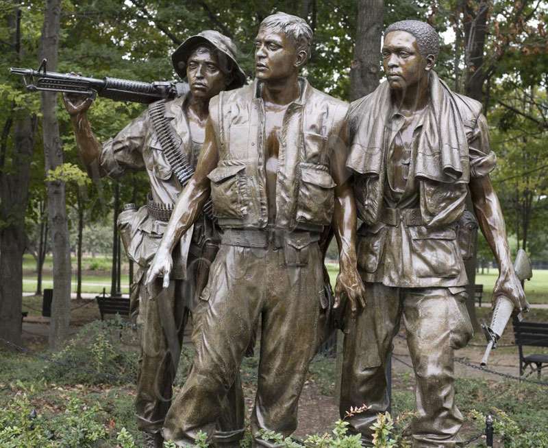 Three Soldiers vietnam veterans memorial statue replica