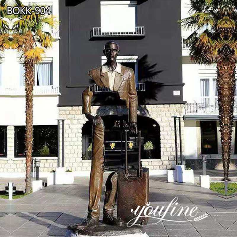 Bruno Catalano statue