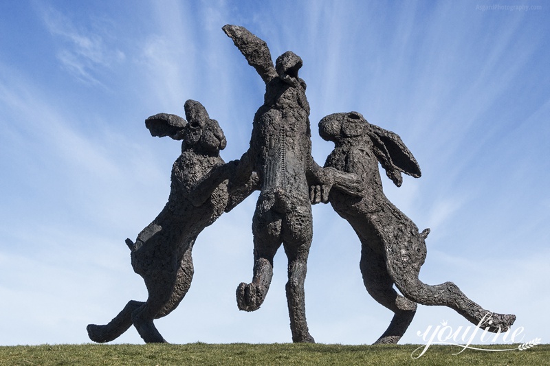 Dancing_Hares-Asgard_large rabbit statues of Barry Flanagan