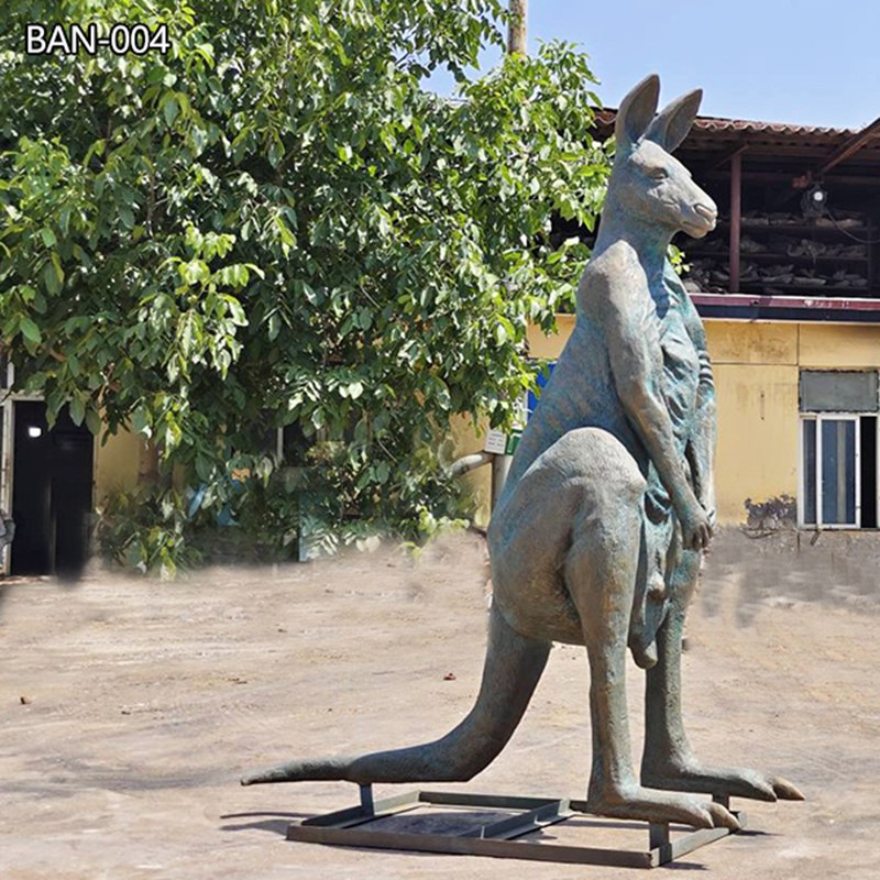 kangaroo sculpture (3)